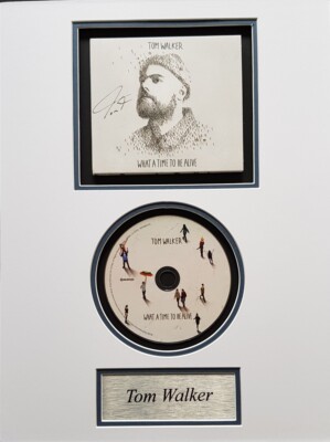 TOM WALKER signiertes 16x12 Foto CD Display LEAVE A LIGHT ON COA