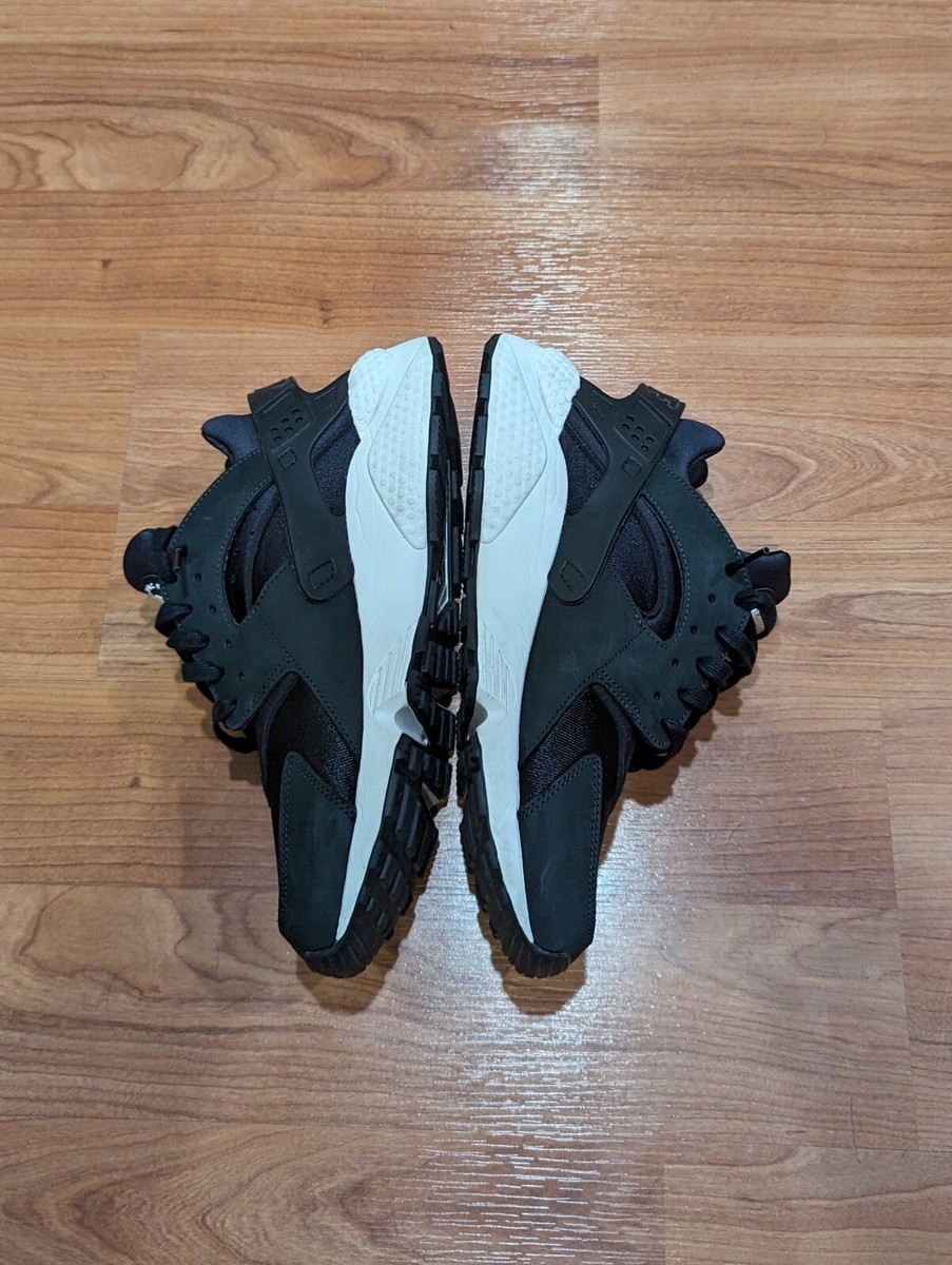 huarache off noir on feet