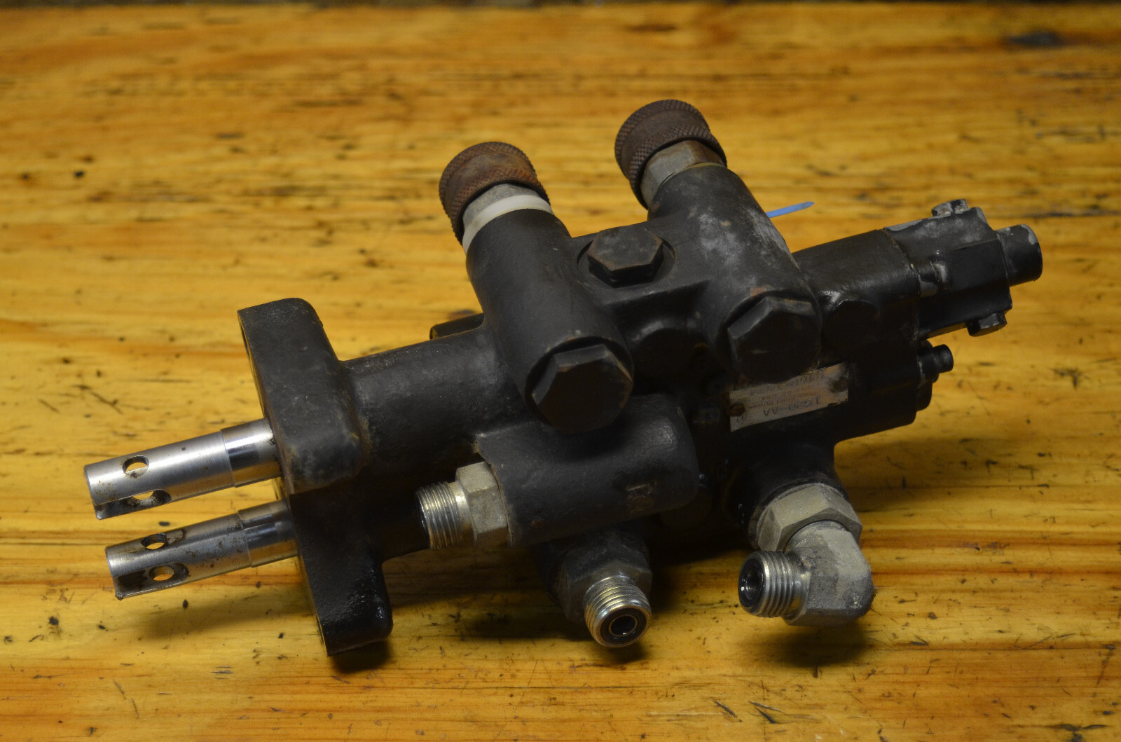 John Deere 425 Hydraulic Spool Valve AM115171 445 455 QUICK COUPLERS NEED WORK eBay