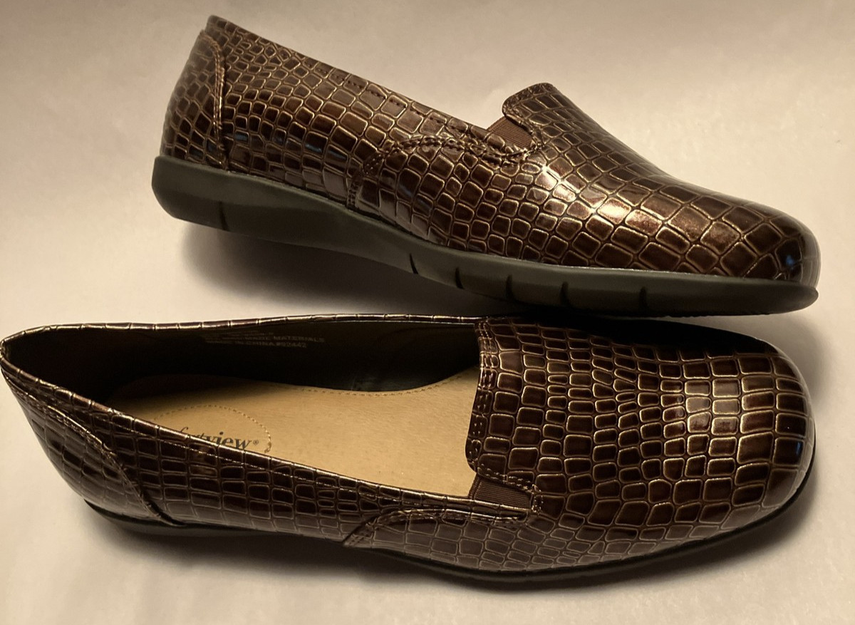 Comfortview Leisa Womens 8.5M Brown Shiny Croco Cushion Slip on Comfort Loafers