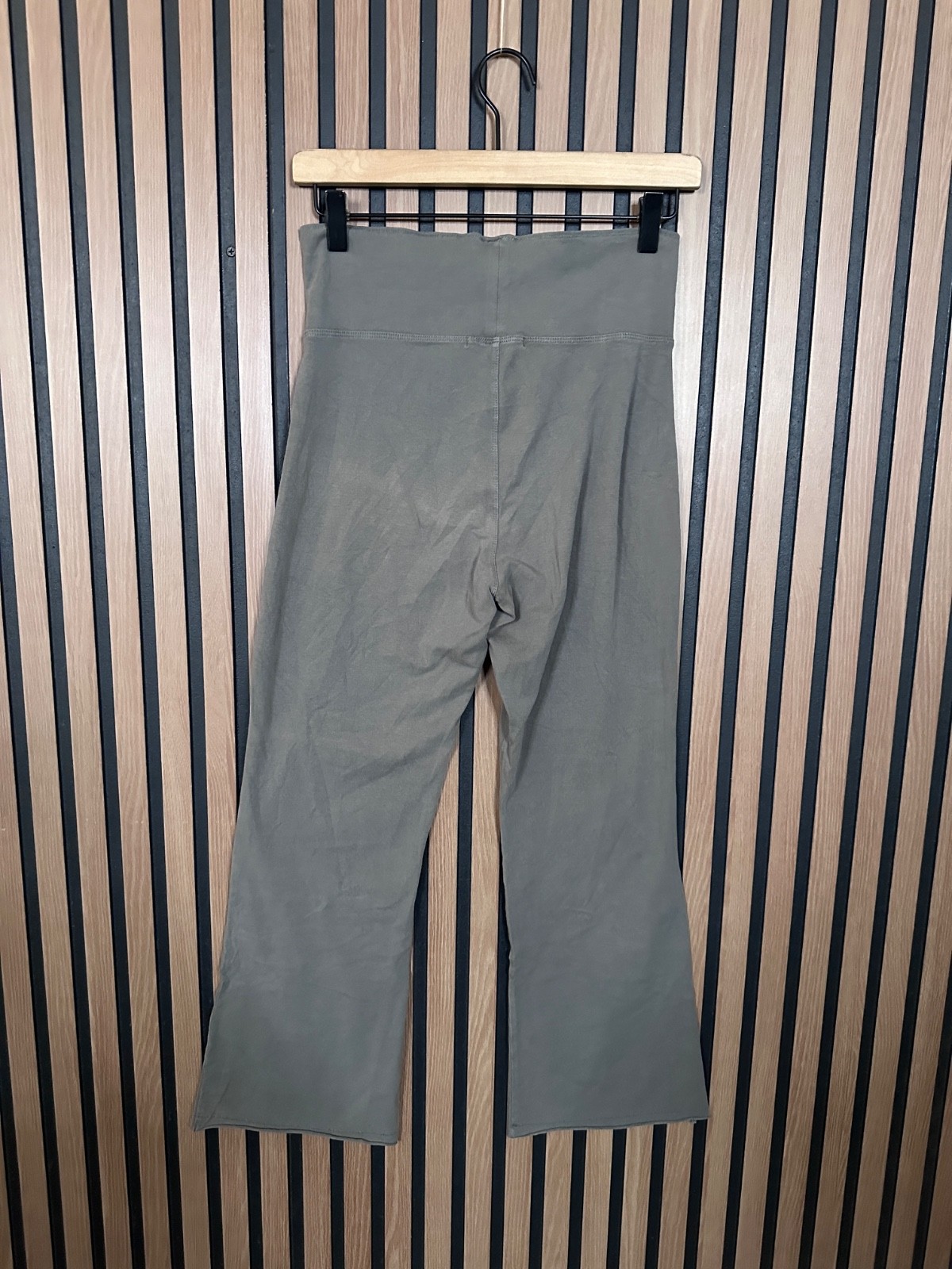 Velvet by Graham Spencer Leggings Medium Gray Cotton Stretch Cropped Bootcut
