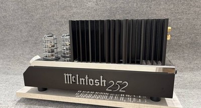 McIntosh MA252 Hybrid Integrated Amplifier Tube Excellent Working w/Box & Remote