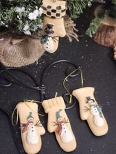 Snowman Snowmen on a Primitive Mitten 3"x1" Christmas Ornaments Set Of 4