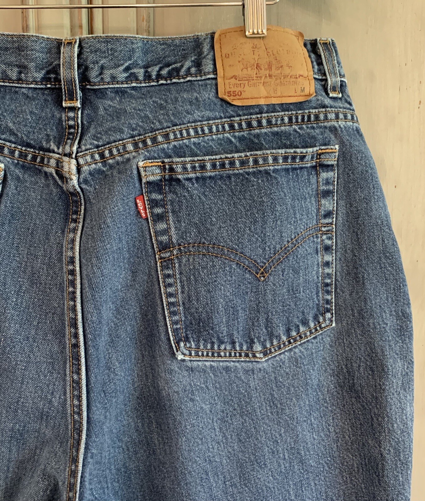 Levi's Vintage 550 Tapered Leg Relaxed Fit Jeans Sz 3… Gem