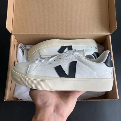 Zapatillas informales Veja de cuero con cordones bajas para hombre y mujer - Imagen 5 de 14