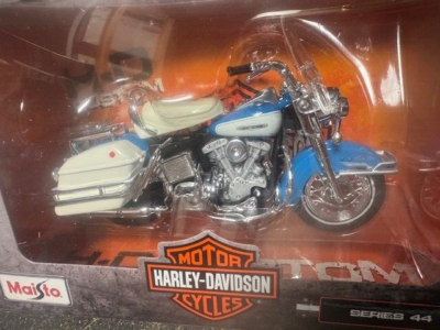 マイスト　Harley-Davidson Maisto 1/18 HARLEY-DAVIDSON Motorcycle 1966 FLH ELECTRA Glide Blue