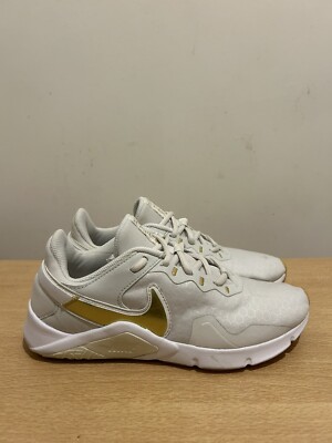 nike gold tick shoes