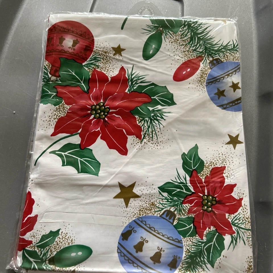 New Carnation Home Fashions Christmas Poinsettia Vinyl 72" by 72" Shower Curtain - Image 2 of 2