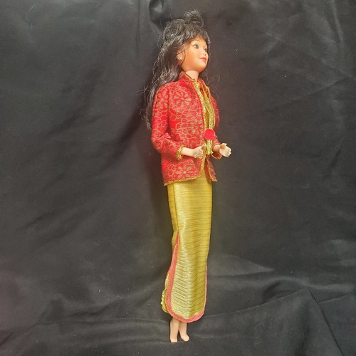 Oriental Barbie 1980 - Picture 3 of 10