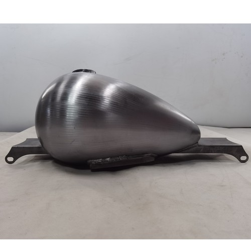 Motorcycle Petrol Gas Fuel Tank For Harley Softail StreetBob M8 2018+ 1PC Iron - Picture 3 of 9