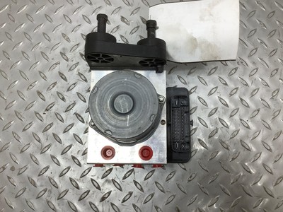 2016 Mercedes C63S ABS Unit Anti-lock Brake Pump W/ Module 
