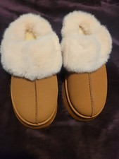 Womens Slippers Size 8 Brand New