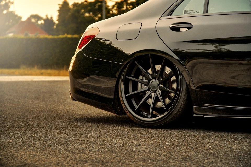 RUEDAS CÓNCAVAS FERRADA FR4 NEGRO MATE 22" MERCEDES W222 S450 S550 S560 S63 Foto 4 de 4