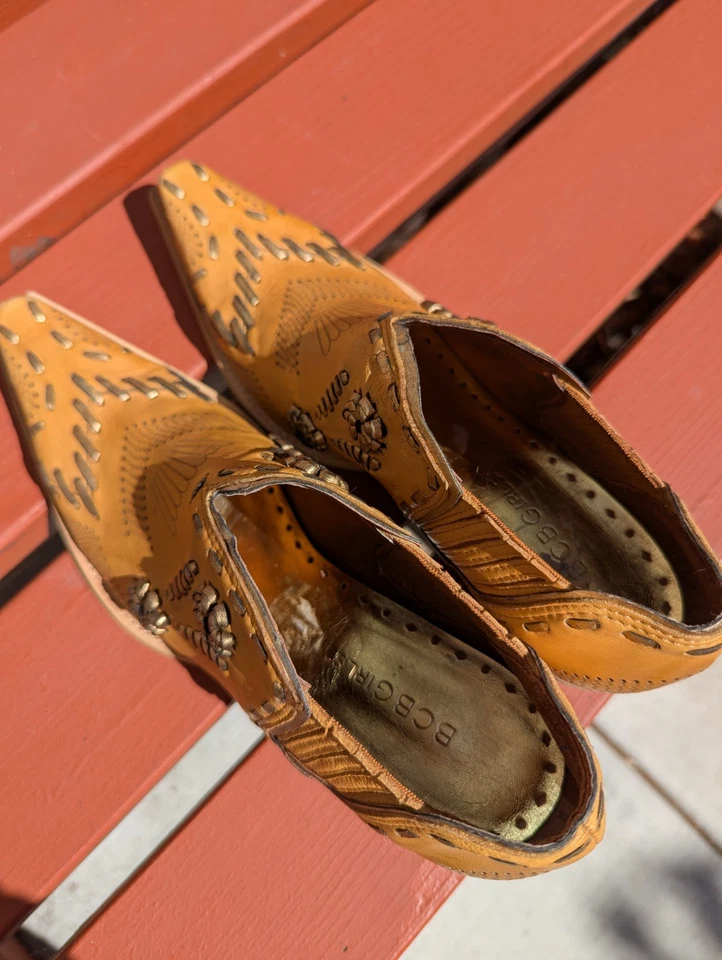 Botas de mujer estilo occidental Bcbg para niñas talla 6 de EE. UU. Foto 3 de 4