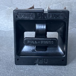 Square D 120 240V 60A Main Fuse Holder Pullout notch over "N & F"  Main