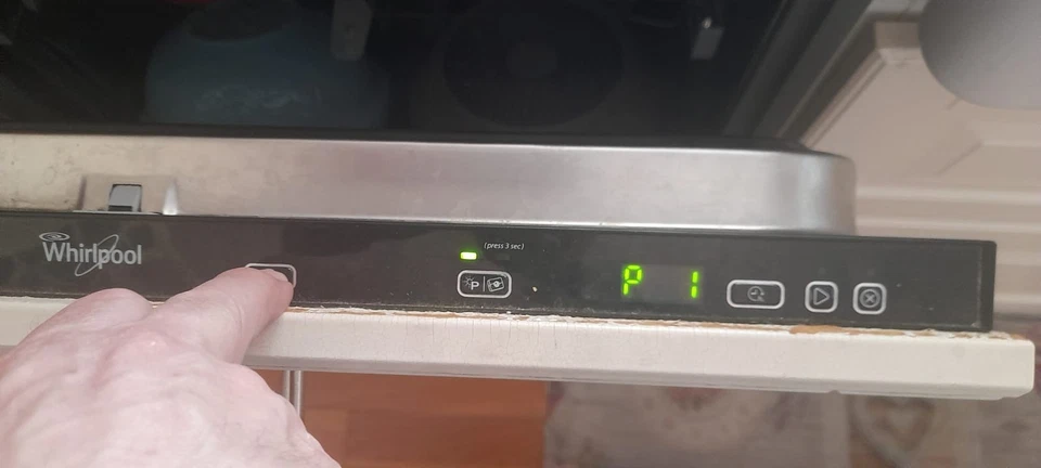 Whirlpool Lavastoviglie da incasso 7653/1 A++ 3 cestelli + cestino portaposate - Immagine 3 di 4