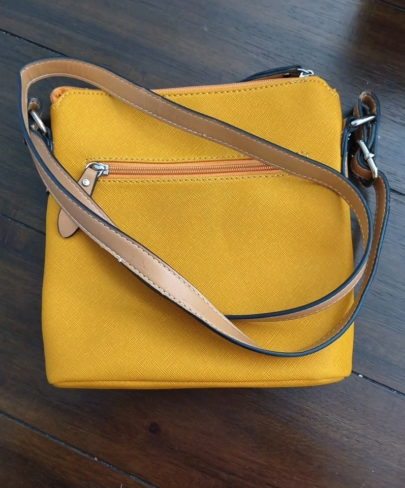 Cartera bandolera amarilla Gianni Bernini Foto 2 de 2