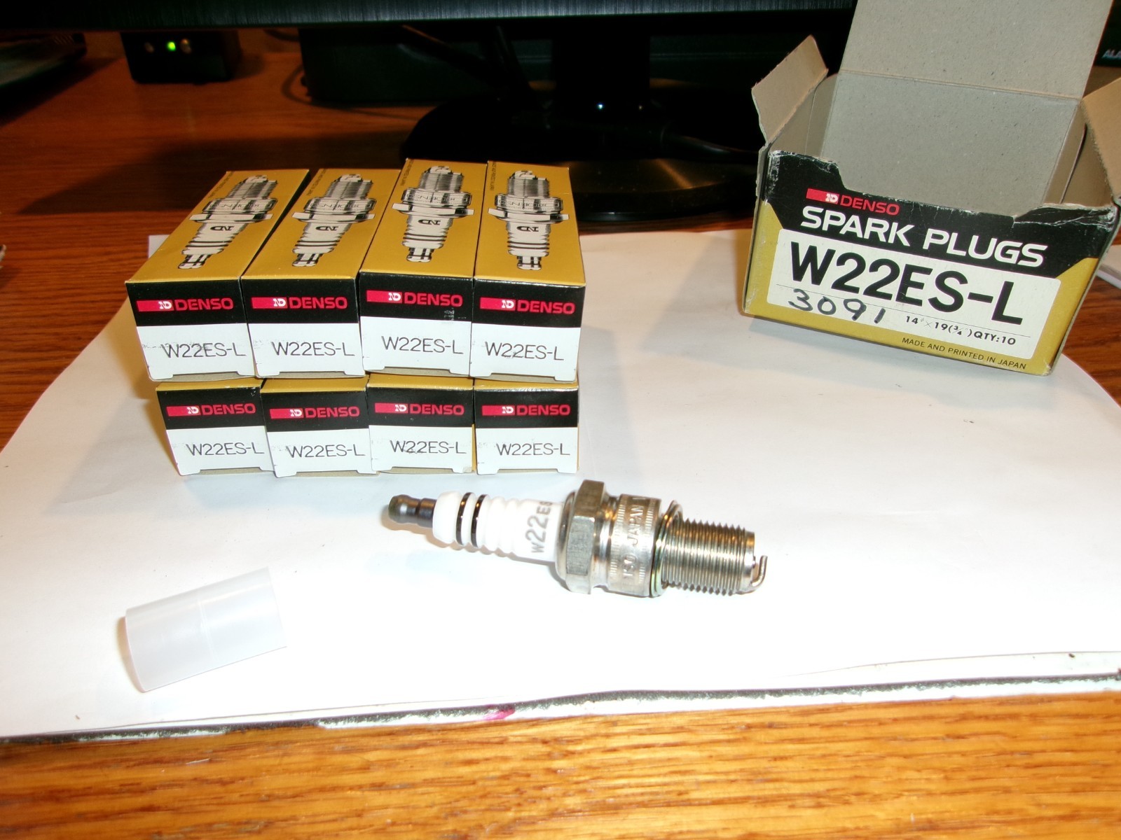 8 EIGHT DENSO W22ES-L SPARK PLUG 23.92  2.99 EA.  FREE SHIPPING