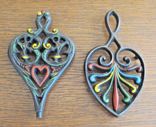 PAIR OF VINTAGE WILTON CAST IRON PAINTED TRIVETS NOS