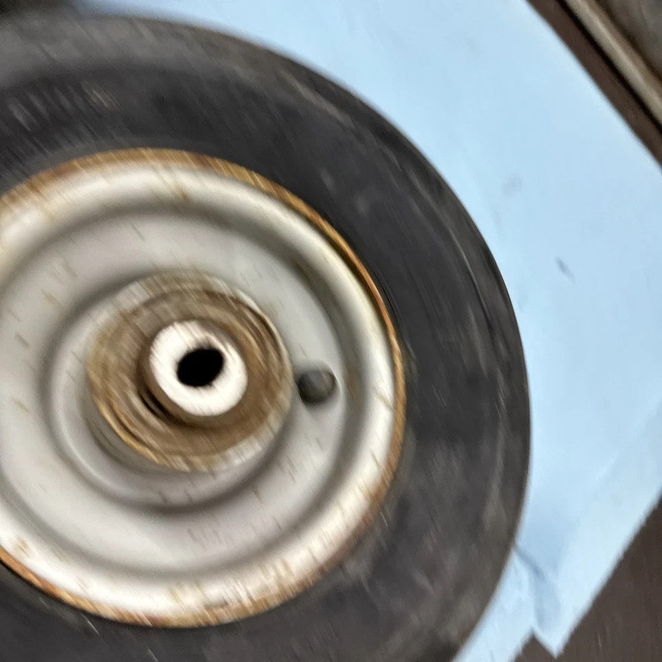 Llantas delanteras Dixon Riding Cortacésped Velocidad ZTR 30 Foto 3 de 4