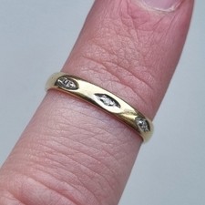 Hallmarked 9ct Yellow Gold Diamond Set Wedding Band Ring 3mm Size M