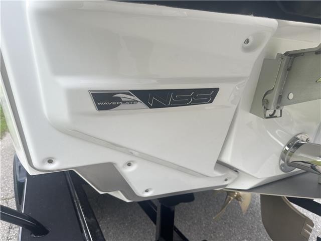 2025 Nautique G23  Victory Red