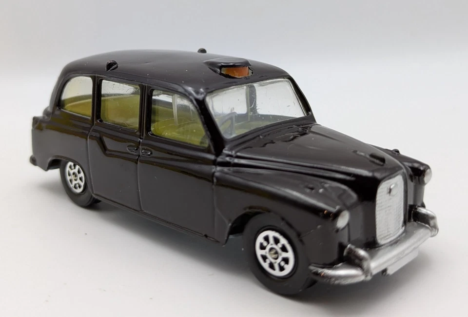 Vintage Corgi 418 Austin Black London Taxi Cab Whizzwheels NEW - Image 4 of 4