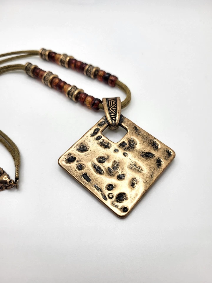 Collar con cordón de cuentas de color tortuga colgante martillado bronce Premier Designs 17" Foto 4 de 4