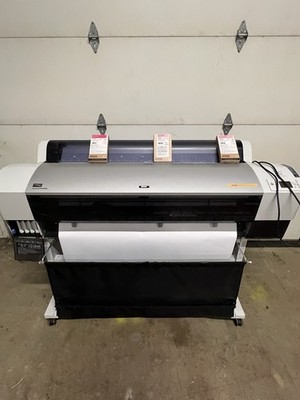Working Epson Stylus Pro 9880 44 inch Wide-Format Printer with 3 Ink Cartridges