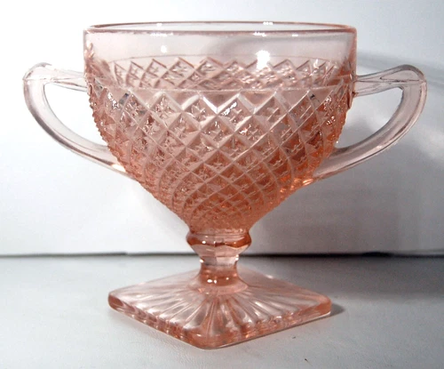VINTAGE ANCHOR HOCKING PINK  MISS AMERICA DIAMOND PATTERN SUGAR BOWL