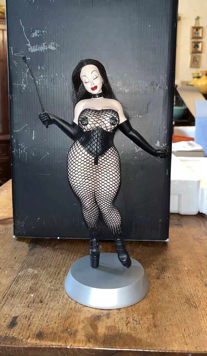 Booty Babe Art Statue Discipline