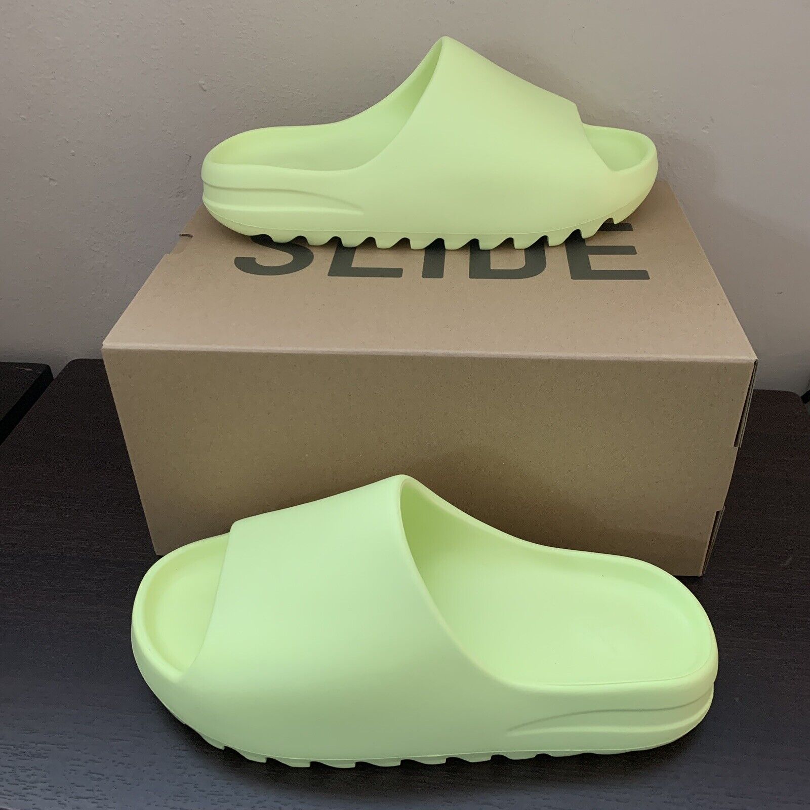 Adidas Yeezy Slide Glow Green 2021 GX6138 Size 9 Men's