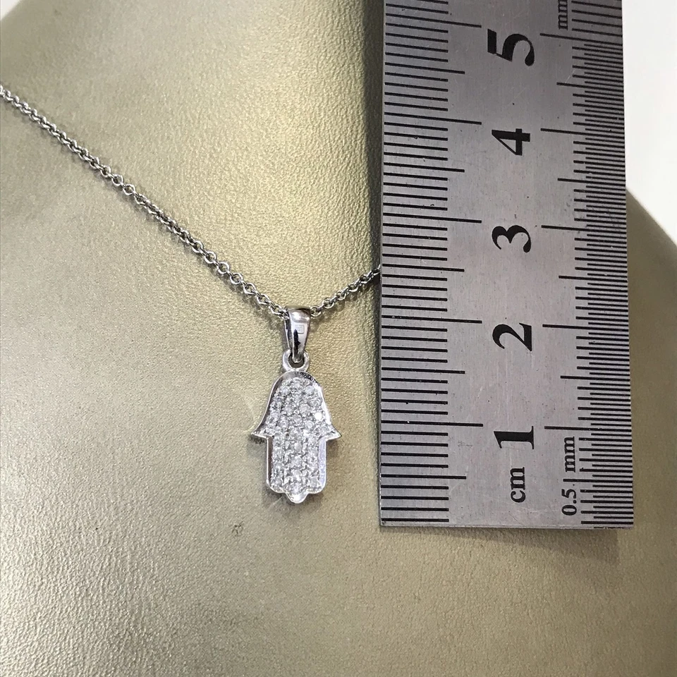Collar pavimentado Hamsa de oro blanco macizo de 14k con 0,14 quilates de diamantes reales H/SI Foto 2 de 4