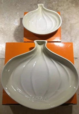 Set of 2 "Dune" Onion LE CREUSET Sm & Med Stoneware Bowls Serving Dish Garlic