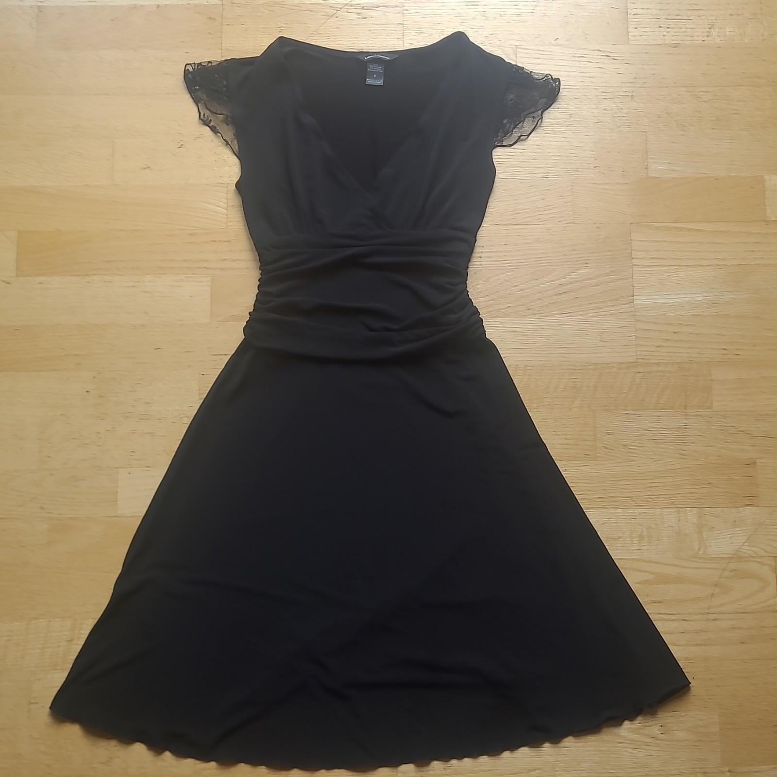 Moda International Black Solid V-Neck Lace Cap Sleeve A-Line Knee Dress Size S