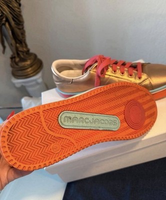 Marc Jacobs Damen Low Top Sneaker Sportschuh EU 41 Metallic Gold/Orange Rot
