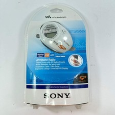 New Sony Walkman Armband FM/AM Radio SRF-M85W