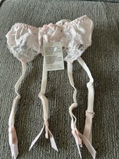 Women’s Suspender Belt