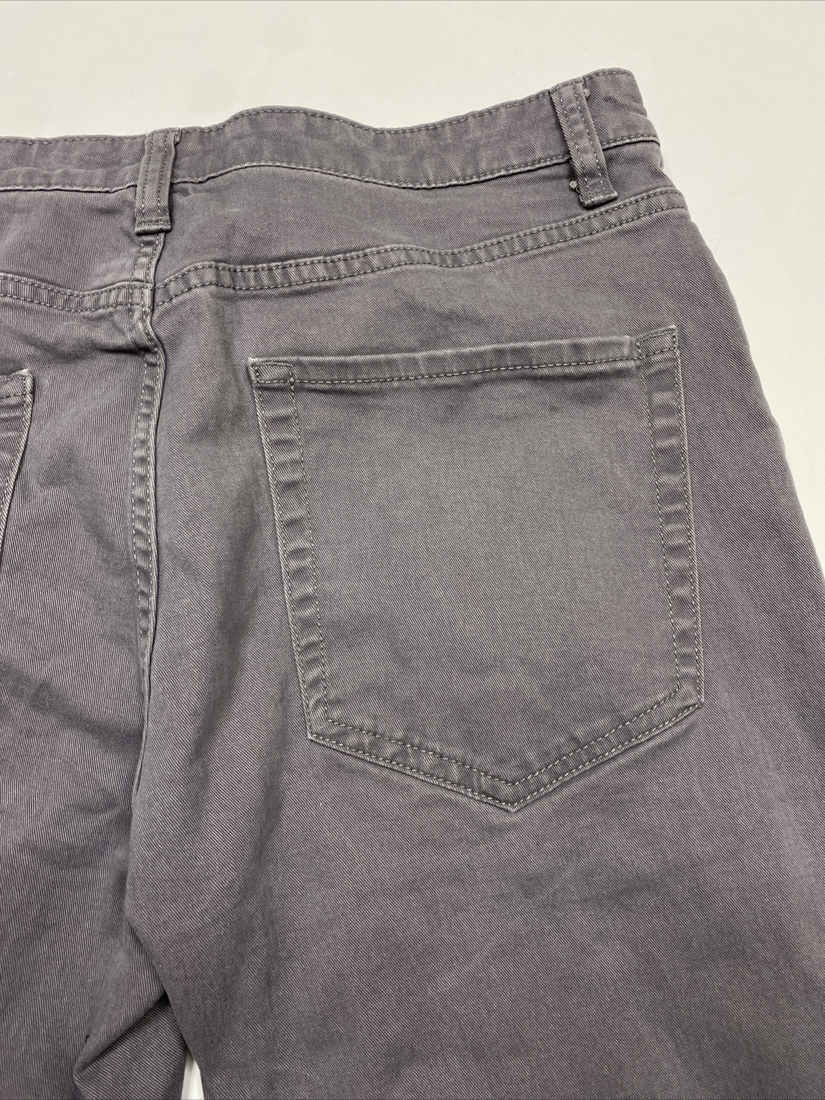 Amazon Essentials Slim Men Size 31x30 (Measure 31x29) Gray Straight Jeans
