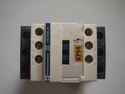 Relay Relais TELEMECANIQUE LC1 D09 B7 24VAC - Picture 2 of 5