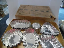Vintage Mormatt Tartlet tin 26 pc (6 each) 