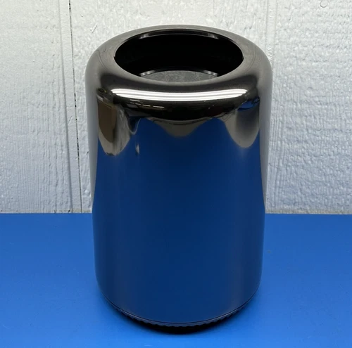Mac Pro 2013 2.7GHz 12-Core  64GB RAM  1TB SSD  AMD FirePro D700
