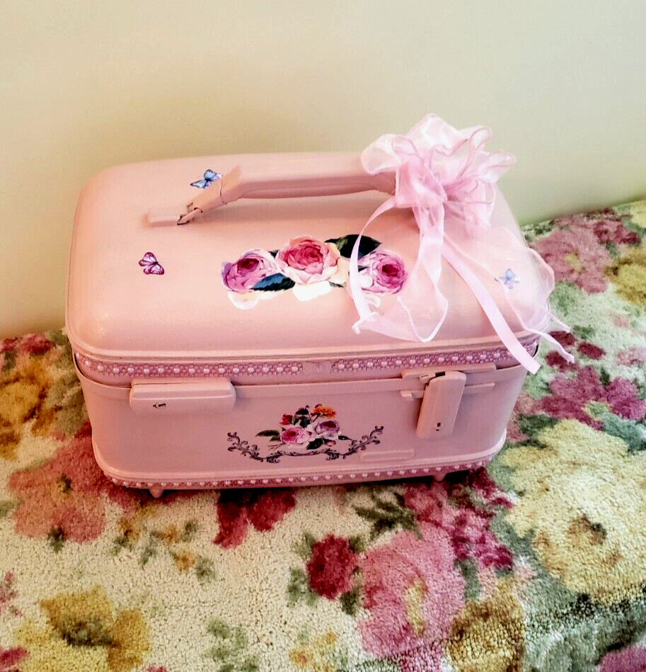 UPCYCLED/RESTORED VINTAGE AMERICAN TOURISTER TRAIN CASE