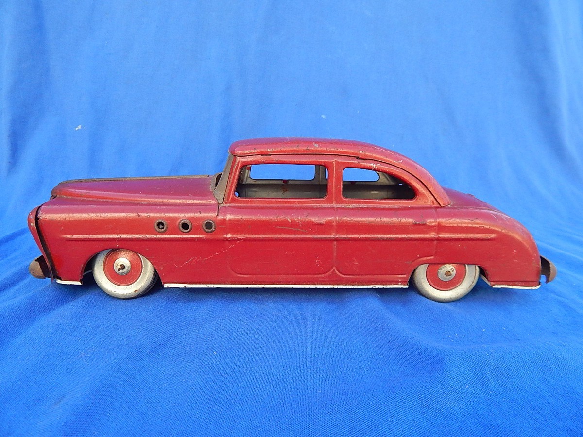 Ancien jouet voiture miniature en tole vers 1920 Martinan et Larnaude