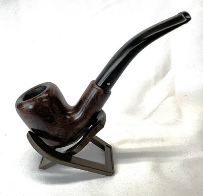Estate Pipe Bent ''Sitter''.  No maker's name or country visible. Nice pipe.