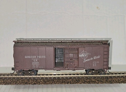 Coche de caja Canadian Pacific 40' escala HO era de los años 50 CP #241039, desgastado. Kadee coup | Zustand: Used
