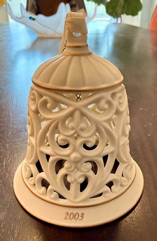 Wedgwood Ornament 2003 ANNUAL PIERCED BELL 