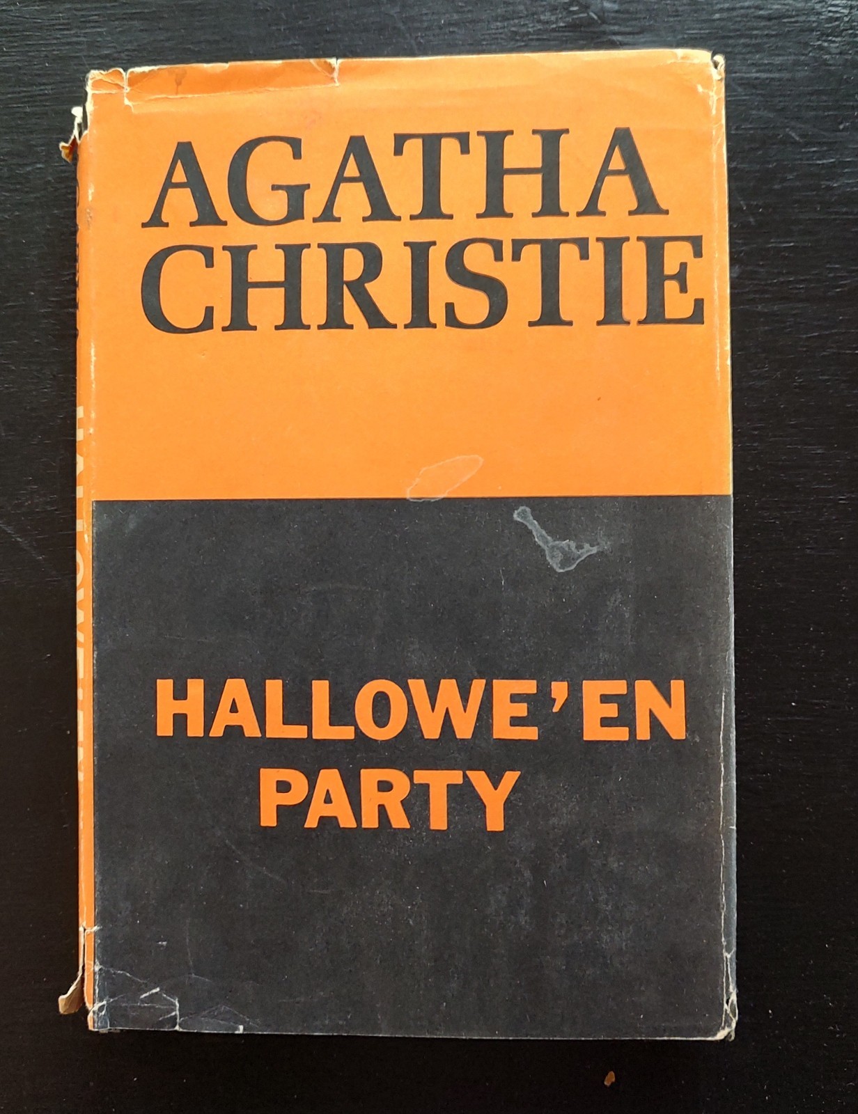1969 Agatha Christie Hallowe'en Party HC/DJ Vintage Book Club Edition Mead Dodd