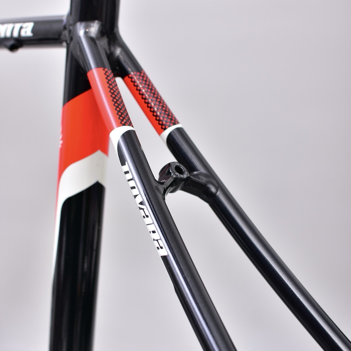 Novara Trenta Aluminum Road Bike Black Frame 52cm Medium Carbon