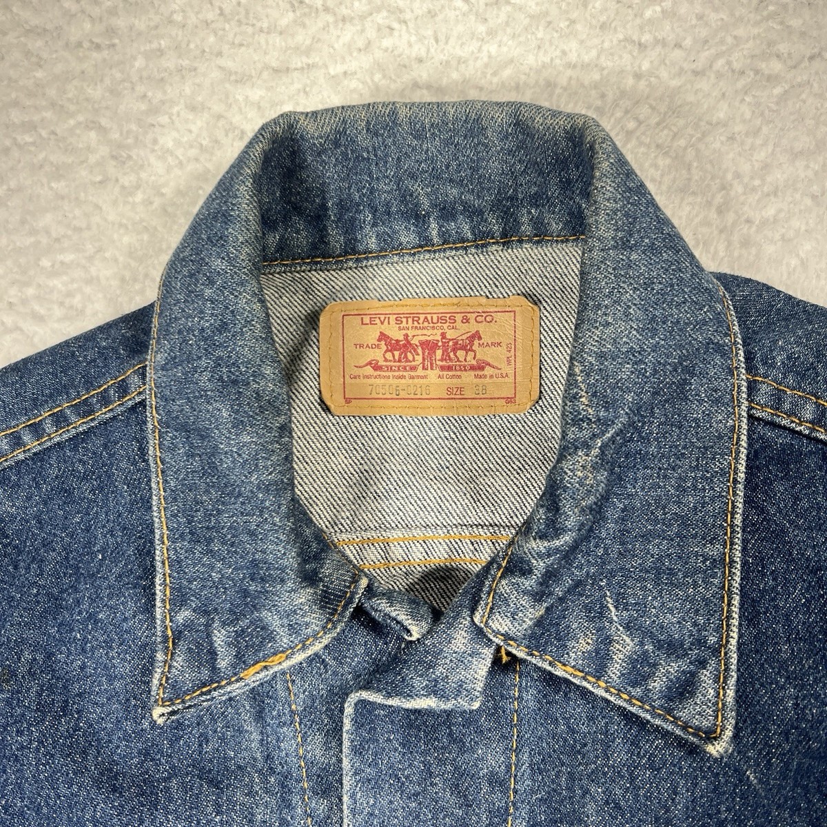 Vintage Levi's Denim Jean Jacket 70506-0216 Made in USA Size 38